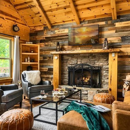 Mountainside - New Luxury Cabin-Fire Table-Hot Tub-3 Pools-Ps5-Bears Гетлинбург Екстериор снимка