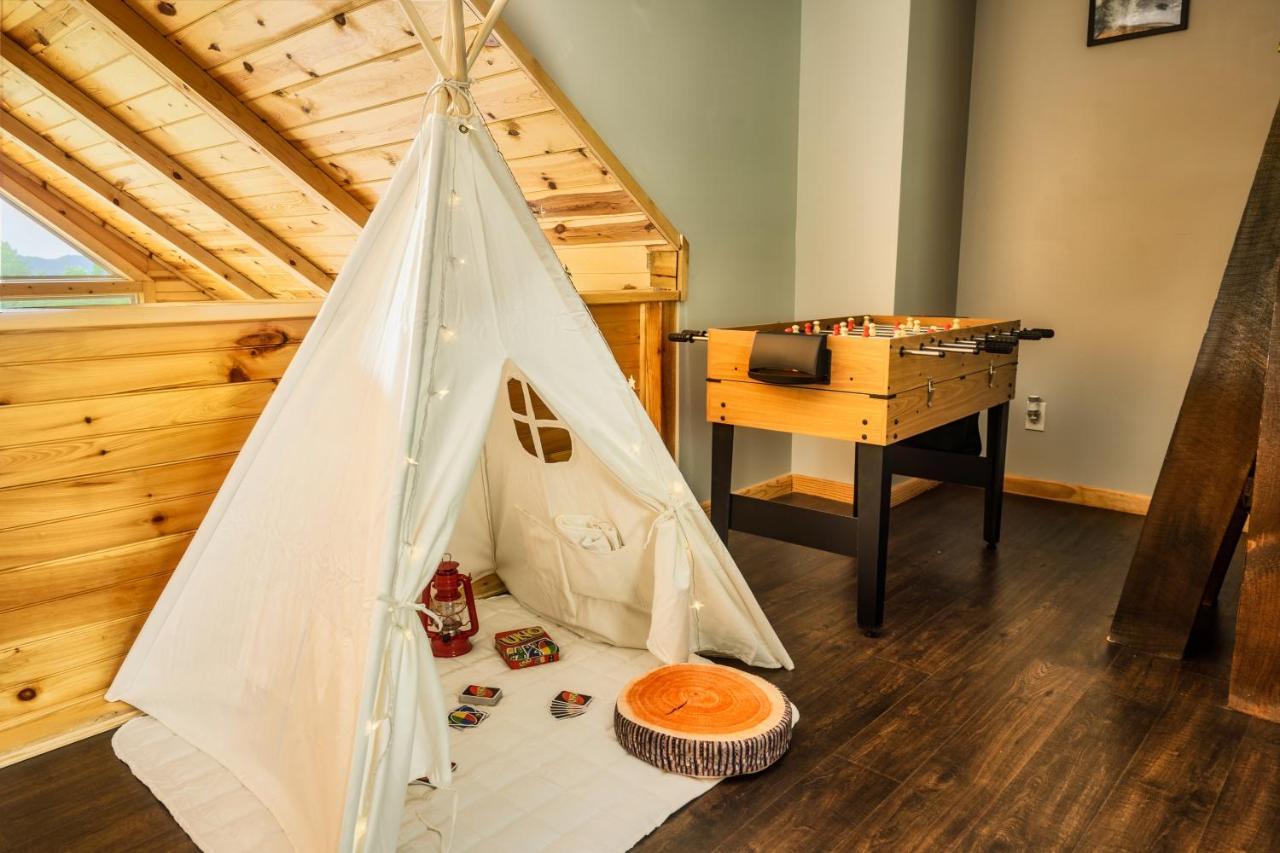 Mountainside - New Luxury Cabin-Fire Table-Hot Tub-3 Pools-Ps5-Bears Гетлинбург Екстериор снимка