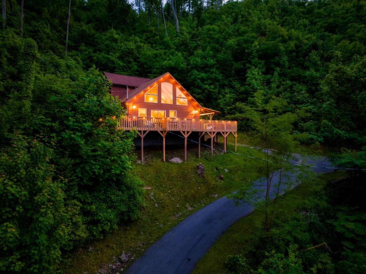 Mountainside - New Luxury Cabin-Fire Table-Hot Tub-3 Pools-Ps5-Bears Гетлинбург Екстериор снимка