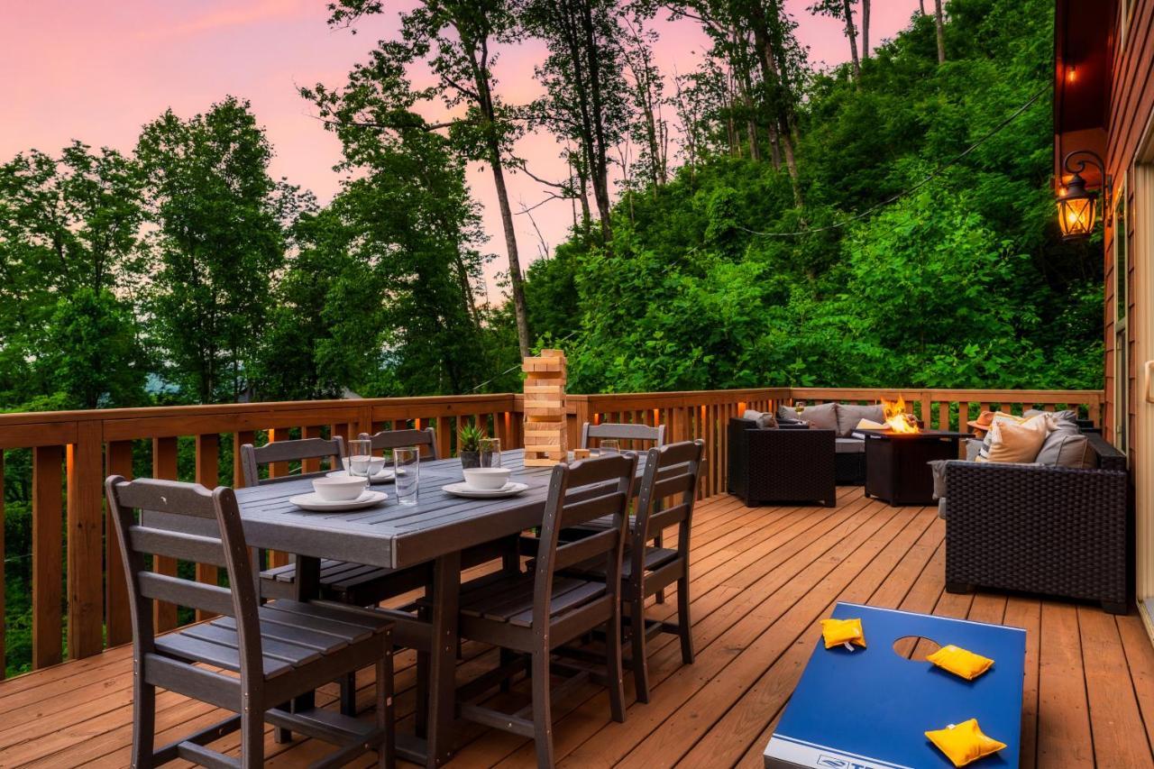 Mountainside - New Luxury Cabin-Fire Table-Hot Tub-3 Pools-Ps5-Bears Гетлинбург Екстериор снимка
